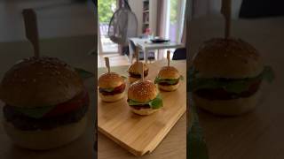 Schmeckt wie von der Krosse Krabbe 🤣 shorts food miniburgers krossekrabbe schnellerezepte [upl. by Mauricio]