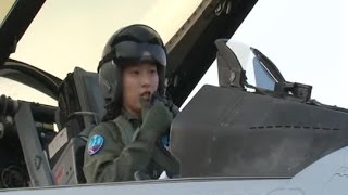 Korean Female F16 Pilot 창공을 지키는 KF16 전투기 두번째 여자조종사 탄생 [upl. by Anniala]