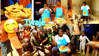 TWAJE EP1 KU MUHANDA DUTETSE IBIRAHA ABANTU BAZA KUBIRYAGUTEKA IBIRAHASTREET FOOD POTATO SAMBUSA [upl. by Claudette]