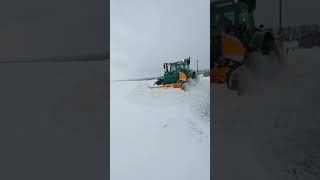 winterdienst fendt mit schneepflug [upl. by Ahkos348]