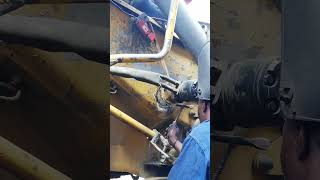 FIXING CRACKED JOINT ON THE CONCRETE MIXER TRUCKS PUMP WITH WELDING [upl. by Persson]