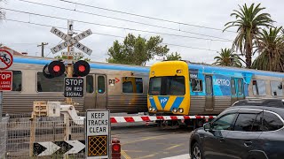 Glen Eira Rd Ripponlea Vic  Metro Railway Crossing [upl. by Airemaj]