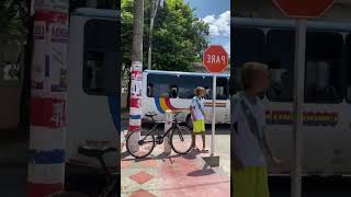 Broma bicicleta 🚵  prank bike😂 video completo en mi perfil funny viral humor bromaspesadas [upl. by Adnawad281]