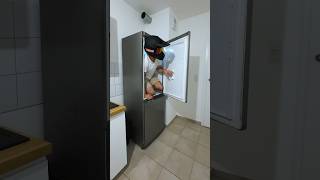 24 godziny w lodówce 😂 viralshort viral funnyshorts frozen fridge chellenge funny [upl. by Ahsilam761]