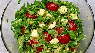 Dieses Quinoa Salat Rezept ist super lecker schnell und einfach Rucola Salat  Mozzarella amp Tomaten [upl. by Alaham]