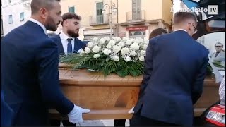 LULTIMO SALUTO DI FOGGIA A FRANCA MARASCO TABACCAIA UCCISA DURANTE UNA RAPINA [upl. by Sneve152]