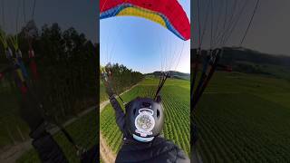 POUSANDO PARAPENTE 🪂 parapente voodeparapente parapentebrasil flying fly [upl. by Nylicaj984]