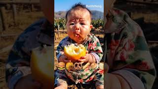 Baby eating food bữa trưa muộn của bé Xin mời cả nhà shortvideo viralvideo [upl. by Airetahs930]