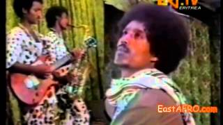 Aklilu Foto and Tesfay Mehari ኣይረሳዕናዮንኣደ ሰውራዊ ደርፊ [upl. by Hyde29]