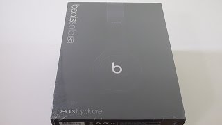 First Look Matte BLACK Beats Solo HD [upl. by Rentsch]