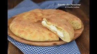 Focaccia con ricotta e provola  Ricette che Passione [upl. by Enael236]