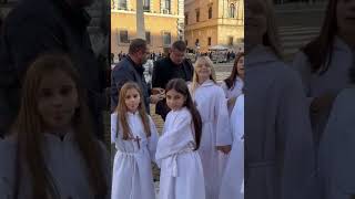 Bambini di San Timoteo da Papa Francesco il Pontefice augura buona guarigione a don Benito [upl. by Duck]