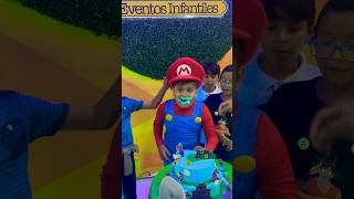 Doble mordida al pastel 🤭🎂 shortsfeed mordida pastel fiesta party piñata mariobros funny [upl. by Avehs28]