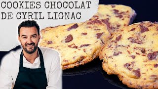 Les Cookies de Cyril Lignac La Recette Chocolat au Lait et Chocolat Blanc [upl. by Neirbo791]