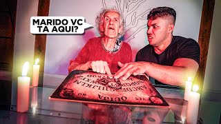 AGORA DEU MEDO😱 A VELHA ASSUSTADORA SE COMUNICOU COM O MARIDO PELO OUIJA 😱😱 [upl. by Smallman]