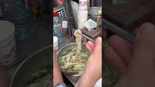 Les nouilles les plus connues de Séoul 🇰🇷 food korea seoul vlog [upl. by Amluz893]