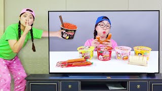 Mukbang Fire Spicy Noodle Tteokbokki 불닭볶음면 떡볶이 TV 속 편의점 음식 먹방 DONA 도나 [upl. by Ardnama]