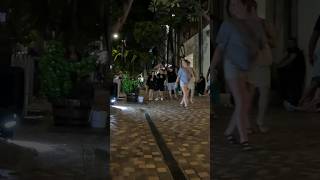 Waikikis FUNNIEST Street Performers [upl. by Eylhsa]