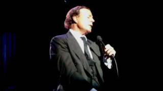 Julio Iglesias in Concert  Attendre [upl. by Adall]