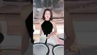 快节奏美女鼓手佳妮带来震撼架子鼓表演 架子鼓 美女鼓手 音乐达人 节奏现场 热门推荐 [upl. by Alleiram]