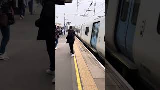 A Train Coming Into Harpenden Station [upl. by Ear]