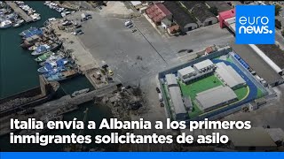 Italia envía a Albania a los primeros inmigrantes solicitantes de asilo [upl. by Ralleigh]