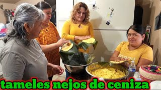 Haciendo Tamales Nejos Con Ceniza Para Disfrutar con un rico Mole de pollo [upl. by Drooff725]