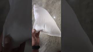 Recron pillow vs La Verne pillow konsa acha Recronpillow Laverne pillow R2shotvideos [upl. by Naimaj]