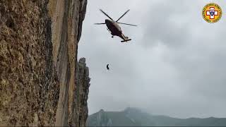 Intervento soccorso alpino in Abruzzo [upl. by Conias338]