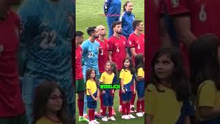 Kleines Mädchen trifft CRISTIANO RONALDO 😱😍 [upl. by Nnawaj]