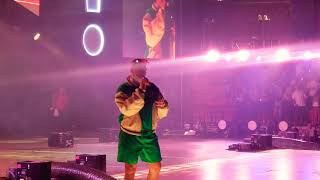 Bad Bunny cantando callaita en vivo FULL HD Miami Viva Latino [upl. by Nuahs]