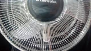 Ventilador de coluna Electrolux VP10A [upl. by Jonati]