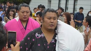 遠藤は大ラス、ざんばら頭の怪物逸ノ城も！十両、幕内力士の場所入り（2014年9月15日 9月場所2日目 Aki Basho 2014 Day 2nd） [upl. by Nirat]