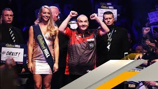 GänsehautEmpfang Ally Pally singt für Phil Taylor  SPORT1 DARTS [upl. by Paulie]