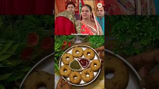 Gopi bahu🍒Making Medu Vada🥯 shorts viralvideo gopibahu sathnibhanasathiya [upl. by Denni276]