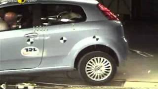 Crash Test Fiat Grande Punto  Euro NCAP  2005 [upl. by Eicram]