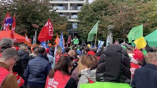 Profissionais de serviços essenciais manifestamse em Bruxelas contra as condições de trabalho [upl. by Derwin]