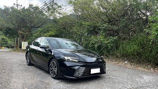 125萬元Toyota Camry 25油電旗艦全車實看｜HUD抬頭顯示器｜雙前通風座椅｜第五代油電｜雙123吋儀表｜PVM環景｜後座中央面板附單區恆溫｜ [upl. by Eehtomit142]