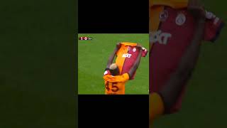 Minik kartal gol atmış 🤣shortsfırefootballfırefootbal99galatasarayosimhenkeşfetbeniöneçıkar🙏 [upl. by Arrakat]