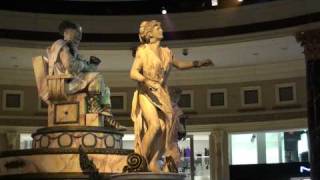 Moving Statue in Caesars Palace  Las Vegas [upl. by Theda67]