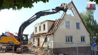 VOLVO EC250E NL Old Farm Demolition  Abbruch Hof WNHohenacker Germany 02082018 4 [upl. by Alvis]