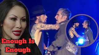 Exposed  Perry Farrell punches guitarist Dave Navarro onstage [upl. by Beora]