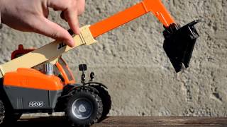 BRUDER Toys JLG 2505 Telehandler Teleskoplader [upl. by Vaclava]