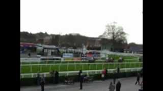 A horse refusing the last fence at Uttoxeter Races [upl. by Zzabahs267]