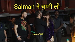 Salman Khan चुम्मी ली 😘 SANGEETA BIJLANI AT SALMAN KHAN BIRTHDAY Party [upl. by Kam]