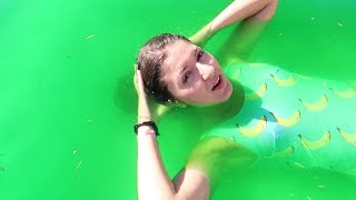 PISCINA PIENA DI SLIME Slime Pool Challenge [upl. by Alic]