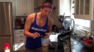 How to make shakeology the right way [upl. by Gierc968]