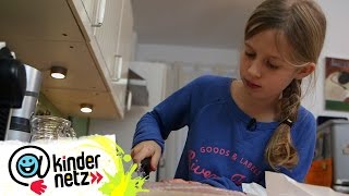 Lotte kocht Hamburger Pannfisch  Schmecksplosion  SWR Kindernetz [upl. by Tracie940]