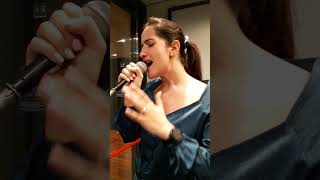 Debora canta quotSplendido splendentequot [upl. by Akiner]