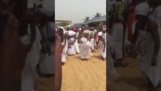 Danse traditionnelle des prêtresse vaudou du Bénin [upl. by Aioj]